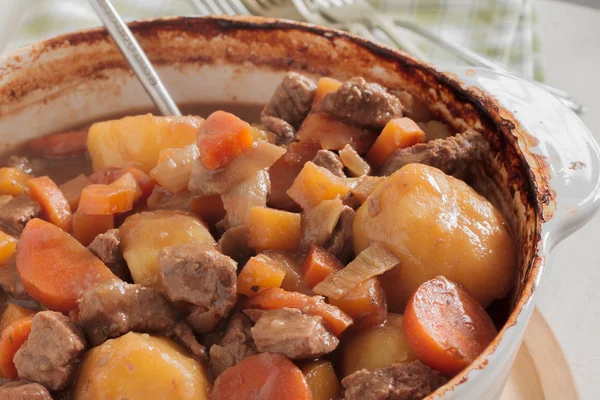 Estofado de carne y verduras —  Fotos de Stock