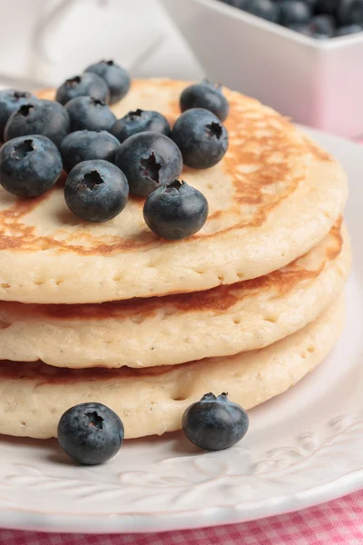 Latticello Pancakes con mirtilli — Foto Stock
