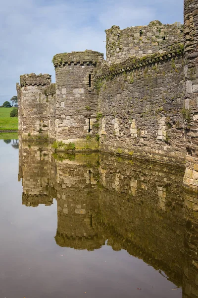 Ruins Beaumaris Castle Built 14Th Century Edward First Part His — Stock Photo, Image