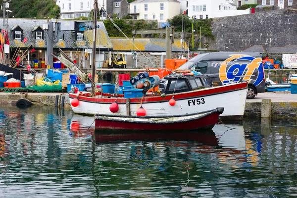 Mevagissey Hafen Mit Booten Vor Anker Das Dorf Liegt Innerhalb — Stockfoto