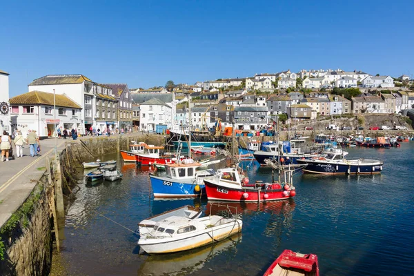 Mevagissey Hafen Mit Booten Vor Anker Das Dorf Liegt Innerhalb — Stockfoto