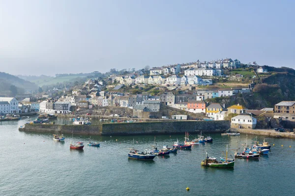 Kornwalijska Wioska Mevagissey Widokiem Port Tradycyjnymi Homarami Łodziami Krabowymi Jest — Zdjęcie stockowe