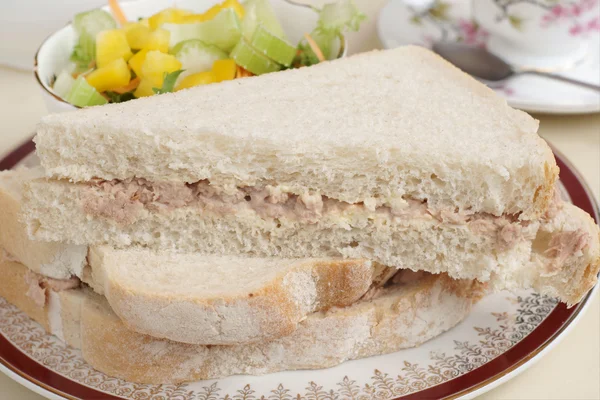 Sanduíche de maionese de atum — Fotografia de Stock