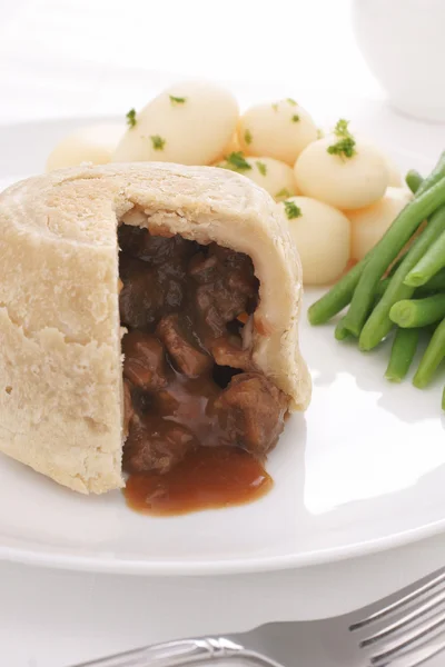 Steak and Kidney Pudding — Stock Photo, Image