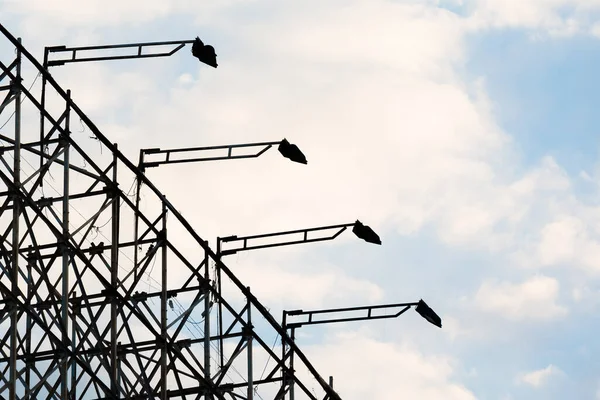 Silhueta Estrutura Billboard Fundo Céu Azul — Fotografia de Stock