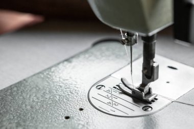 Dikiş makinesinin seçmeli odağı ve boşluğu kopyala