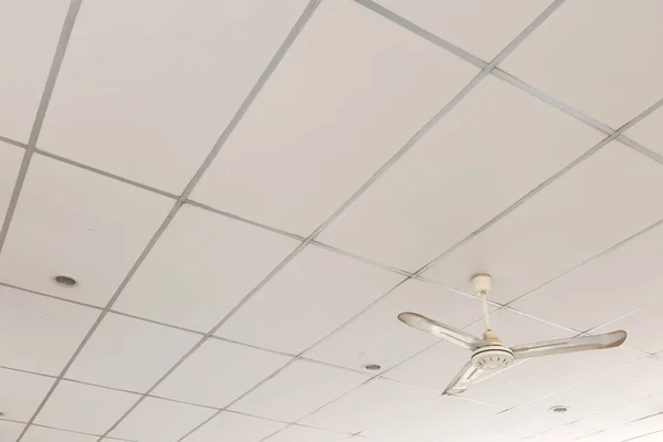 Vieux Ventilateurs Plafond Blanc Sur Plafond Pièce Copier Espace — Photo