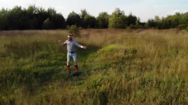 Funny guy стоковые видео, футажи Скачать видео в HD/4K