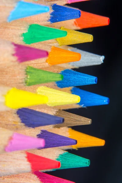 Renkli renkli kalemler