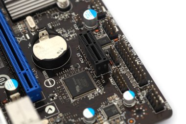 Bilgisayar devre kartının, ana kartın, bilgisayar parçasının ve portun detaylı fotoğrafını çek. Beyazda izole edilmiş