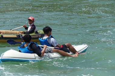 Yogyakarta, Endonezya - 30 Ekim 2020: Turistler Drini, Wonosari, Gunung Kidul, Yogyakarta 'da tatilin tadını çıkarıyorlar