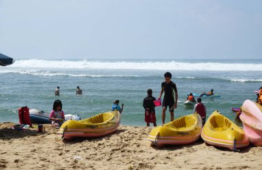 Yogyakarta, Endonezya - 30 Ekim 2020: Turistler Drini, Wonosari, Gunung Kidul, Yogyakarta 'da tatilin tadını çıkarıyorlar