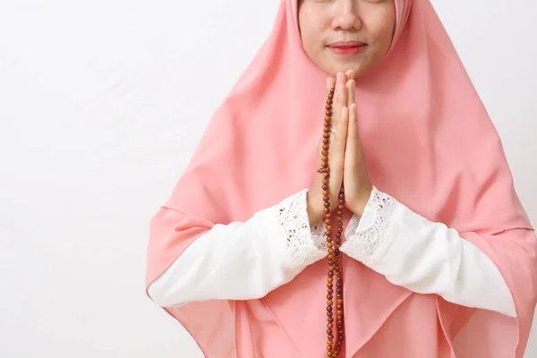 Close Photo Asian Woman Muslim Dress Stands Greetting Pose Namaste — Zdjęcie stockowe