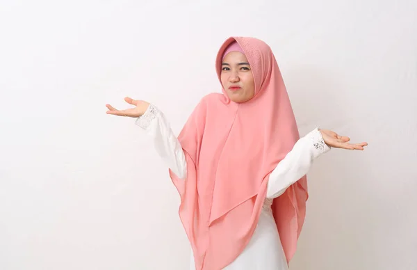 Sebuah Potret Wanita Muslim Asia Mengenakan Kerudung Atau Bahu Jilbab — Stok Foto