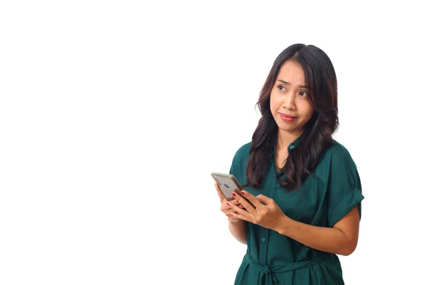 Porträt Einer Glücklichen Asiatischen Geschäftsfrau Die Ihr Handy Der Hand — Stockfoto