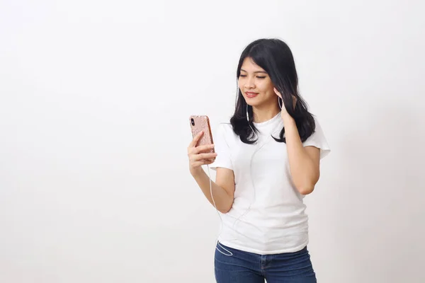 Beautiful Asian Young Woman Enjoy Listen Music Earphone His Smartphone — Stock Photo, Image