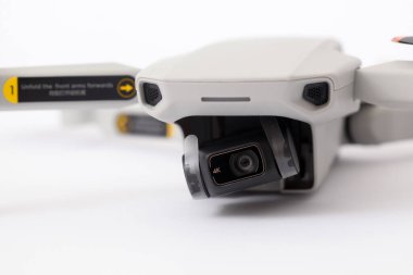 Yogyakarta, Endonezya - 21 Ocak 2020: DJI Mini 2 Drone 'un ayrıntılı fotoğrafı. İnsansız hava araçları 2020 'de salındı.