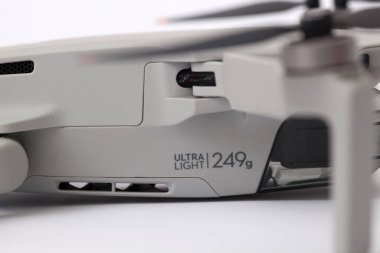 Yogyakarta, Endonezya - 21 Ocak 2020: DJI Mini 2 Drone 'un ayrıntılı fotoğrafı. İnsansız hava araçları 2020 'de salındı.