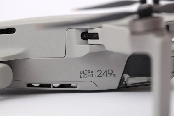 Yogyakarta, Endonezya - 21 Ocak 2020: DJI Mini 2 Drone 'un ayrıntılı fotoğrafı. İnsansız hava araçları 2020 'de salındı.