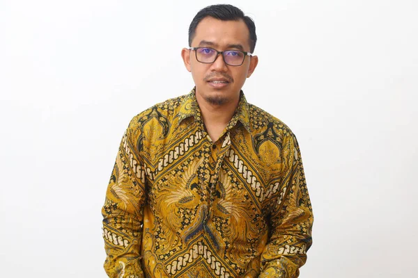 Senyum Wajah Bahagia Orang Asia Biasa Dengan Pakaian Batik Konsep — Stok Foto