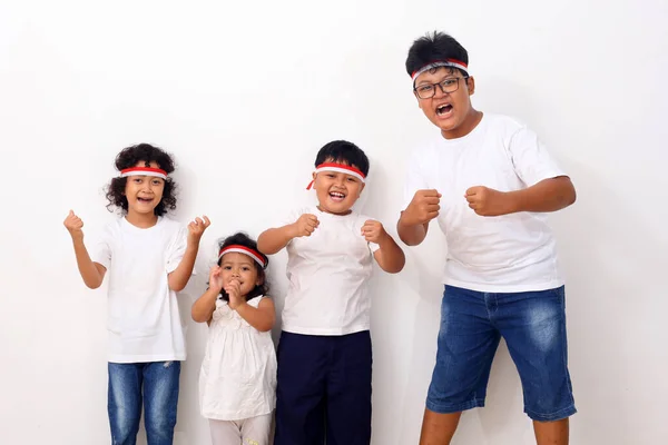 Indonesische Kinder Feiern Indonesiens Unabhängigkeitstag Sie Tragen Rote Und Weiße — Stockfoto