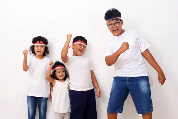 Indonesische Kinder Feiern Indonesiens Unabhängigkeitstag Sie Tragen Rote Und Weiße — Stockfoto