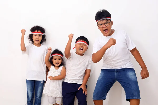 Indonesische Kinder Feiern Indonesiens Unabhängigkeitstag Sie Tragen Rote Und Weiße — Stockfoto