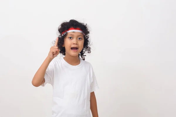 Niños Asiáticos Con Cinta Roja Diadema Blanca Pie Mientras Piensan — Foto de Stock