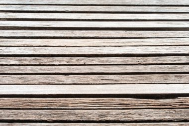 Eski ahşap köprü zemininde