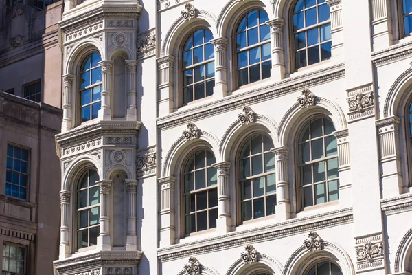Sunshiny windows of old architectural buldings — Stock Photo, Image
