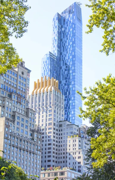 View from the Central Park of New York to skyscrappers — Stock Photo, Image
