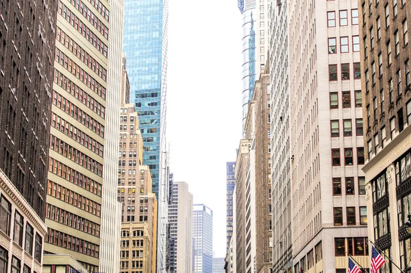 Kleurrijke skyscrappers in New York, Verenigde Staten — Stockfoto