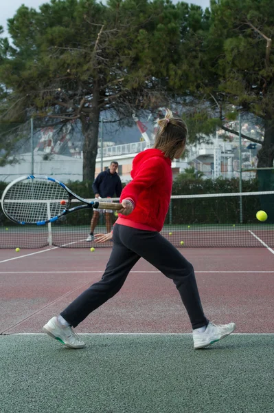 Tennisskola utomhus — Stockfoto