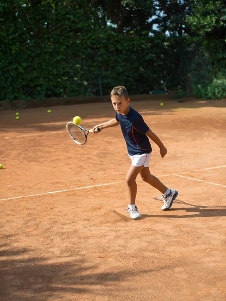 Escola de tênis interior — Fotografia de Stock