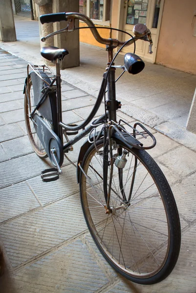 Bicicletta tradizionale Donne — Foto Stock