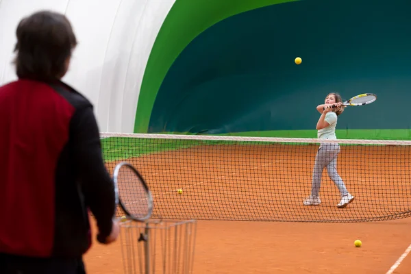 Escola de tênis ao ar livre — Fotografia de Stock