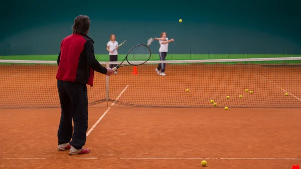 Теннисная школа — стоковое фото