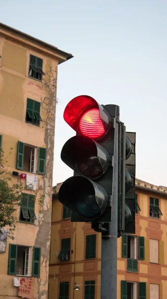 Luz roja en la carretera — Foto de Stock