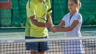 Tenis Okulu Açık