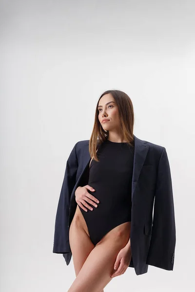 Retrato Jovem Atraente Mulher Asiática Com Cabelos Longos Terno Preto — Fotografia de Stock