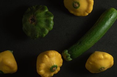 Karışık organik balkabağı makrosu. Yakın çekim, seçici odaklanma.