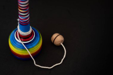 Balero Geleneksel Meksika el sanatları oyuncağı, Kupa ve top