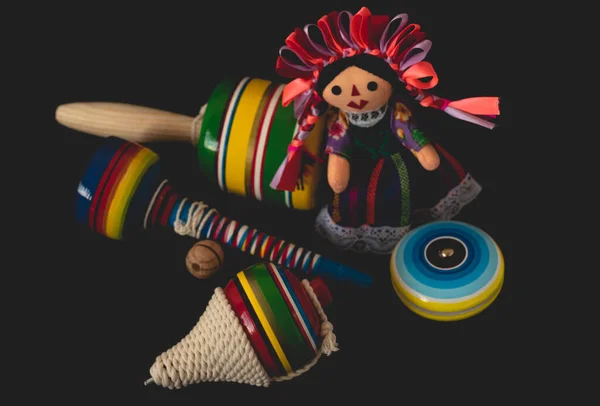 Красивые Традиционные Красочные Мексиканские Игрушки Ручной Работы Деревянные — стоковое фото