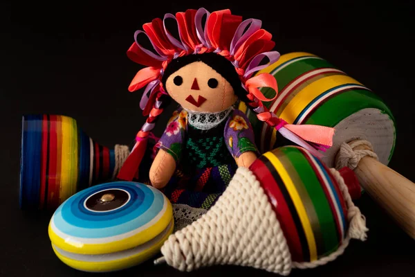 Красивые Традиционные Красочные Мексиканские Игрушки Ручной Работы Деревянные — стоковое фото