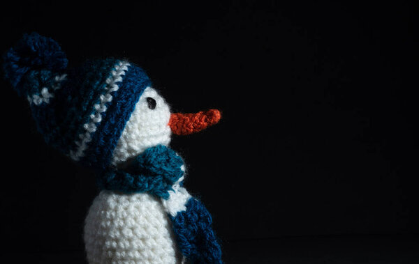 Закрыть домашнюю ярну Снеговик хуже, оставайтесь дома Рождественская коварная концепция