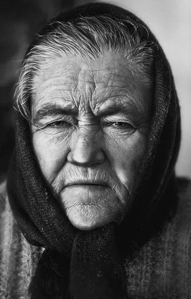 Rustic old woman — Stock Photo, Image
