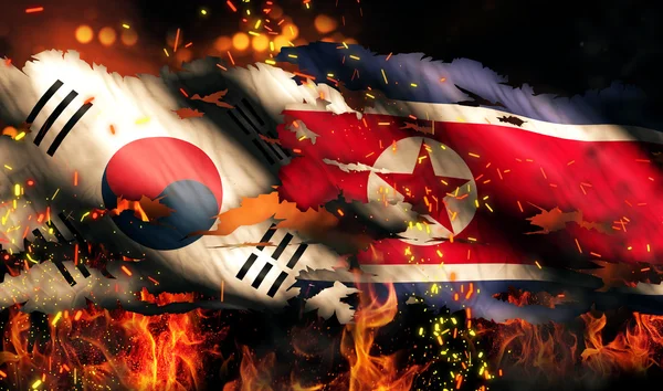 Corea del Norte Bandera de Corea del Sur Guerra Fuego desgarrado Conflicto Internacional 3D —  Fotos de Stock