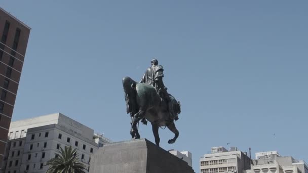 Estatua de José Artigas en Montevideo — Vídeos de Stock