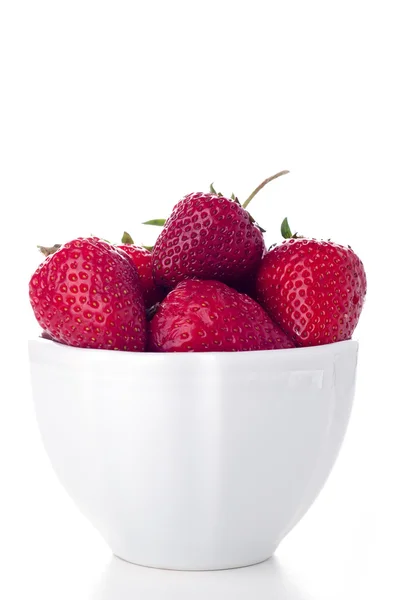 Schüssel mit Erdbeeren — Stockfoto