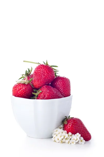 Cuenco con fresas — Foto de Stock